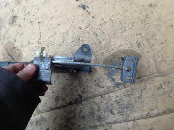 POIGNEE DE FREIN A MAIN RENAULT CLIO 3 - Vue 2